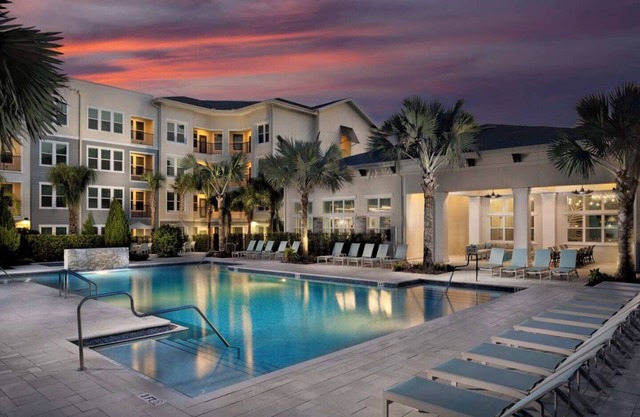 Resort Feel: King Bed-POOL-Hot Tub-Long Stay-Pets -WT2