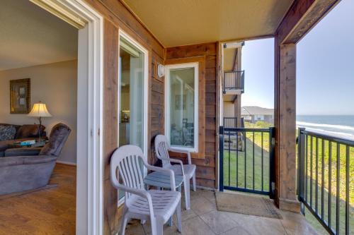 Resort Lincoln Condo with Ocean Views and Pool Access!