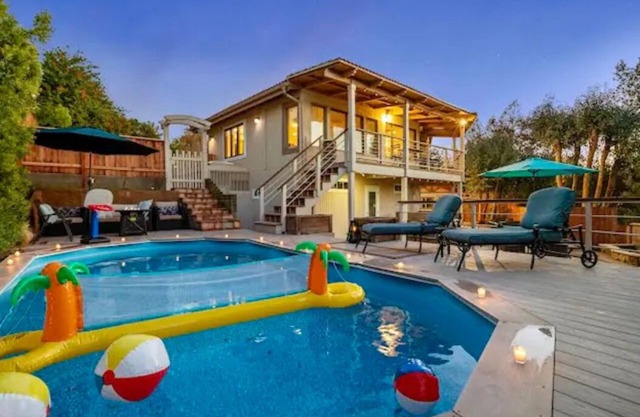 Resort-Style 5BR Villa with Guesthouse, Pool & Spa