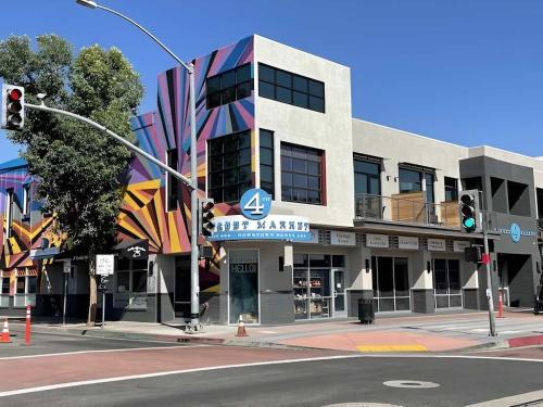 Resort-Style APT with Pool, Gym & Parking 10min to Disneyland