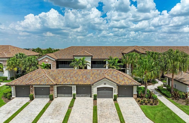 Resort Style - Golf Included - Lakewood National GC - Lakewood Ranch FL
