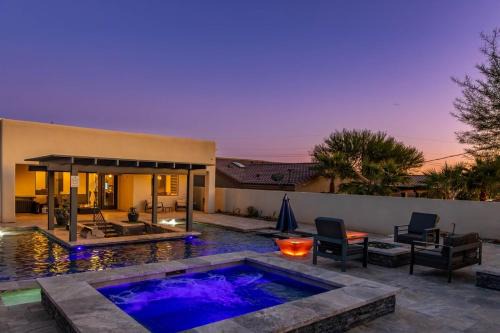 Resort Style Home Swim Up Bar Spa Firepit