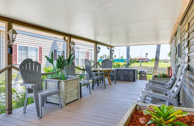Resort-Style Perks & Deck at Port Isabel Home!