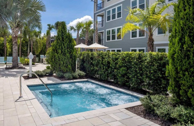 Resort Style -POOL View-HOTUB- Moffitt-Pet-Gated-Gym-Wifi-USF-Elevator-Long Stay