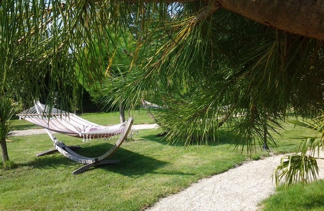 REST AND RELAXATION AT THE COTTON ORCHARD. Free parking.