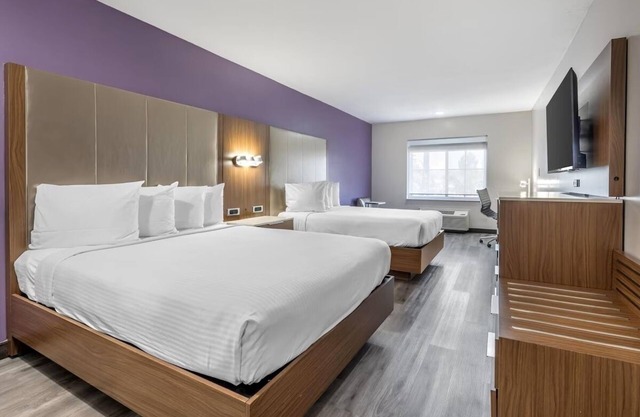 Rest Easy With Mood Lighting in Cozy Room Near Santa Monica Beach