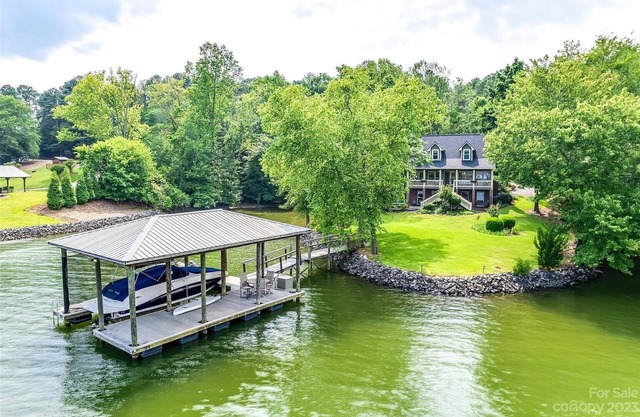 Restful Home in a Quiet Cove w Kayaks, SUPs, Dock & Boat Option - Near Charlotte