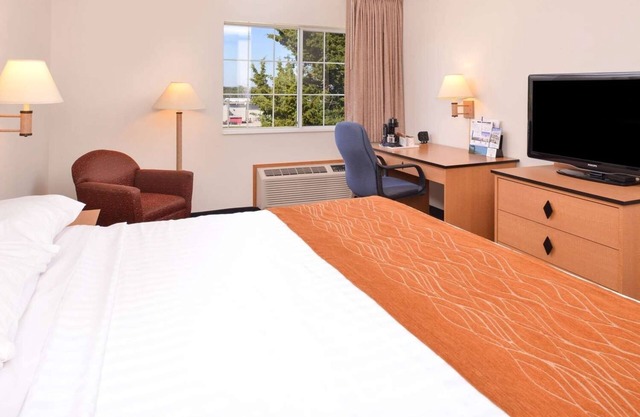 Restful Room w/Kitchenette and BBQ Grill Near Downtown – Perfect for Business
