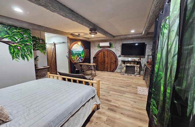 Restin' Holes Ky Bourbon Trail A-Sauna-HotTub-Gym-Playground-Waterfall-Themed
