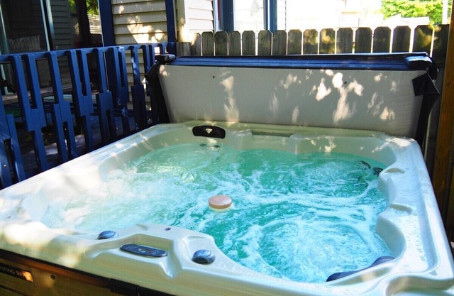 Restoration - Romantic Getaway with Private Spa, Deck, A/C, and Great Location!