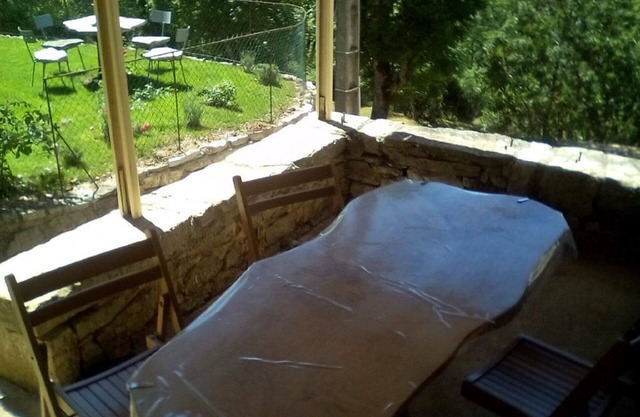 Restored farmhouse in its original style. Accommodation in Caussignac.