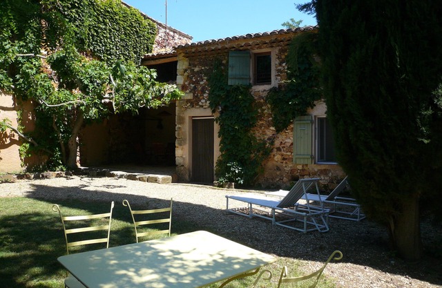 Restored old house, quiet, beautiful environment.