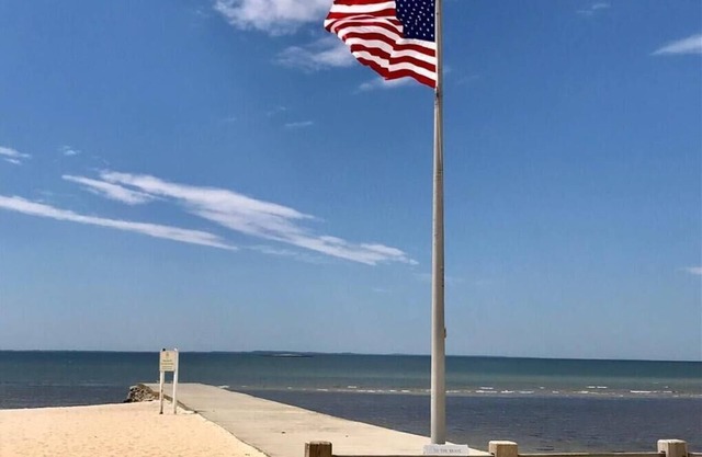 Retreat in beach community, 1 Br/2 Bath, Laundry, Sleeps up to 3, Walk to Beach
