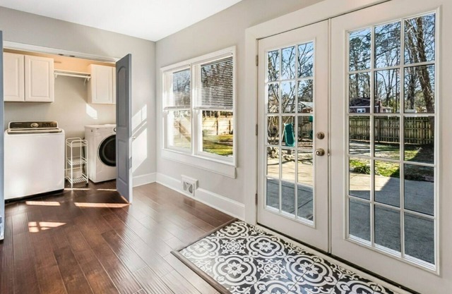 Retreat near Raleigh: Pool Table, Grill & ADA Bath in Remodeled Home