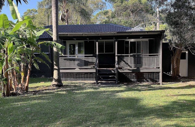 Retro Beach House by HolidayCo.