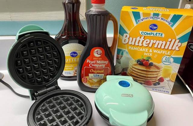 Retro Retreat with Waffles! Private/Close to BNA