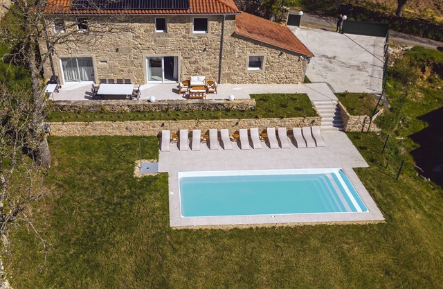 Reverence Villas Caldelas