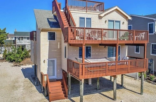 REVERSED LIVING WITH WATER VIEWS!