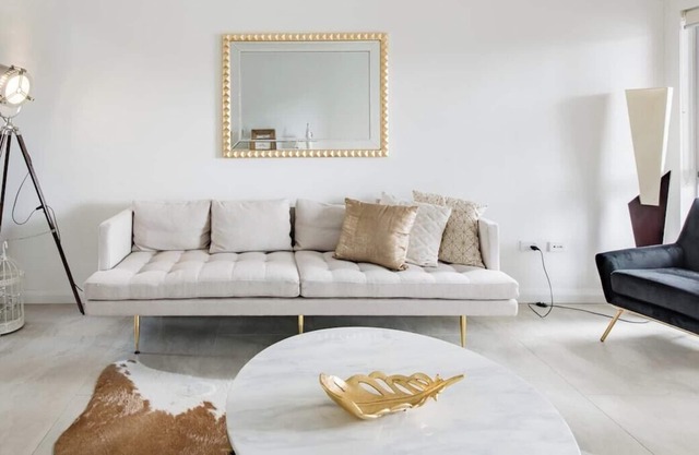 Revesby House · Clean Lines and Sophisticated Glass at a Revesby Sanctuary