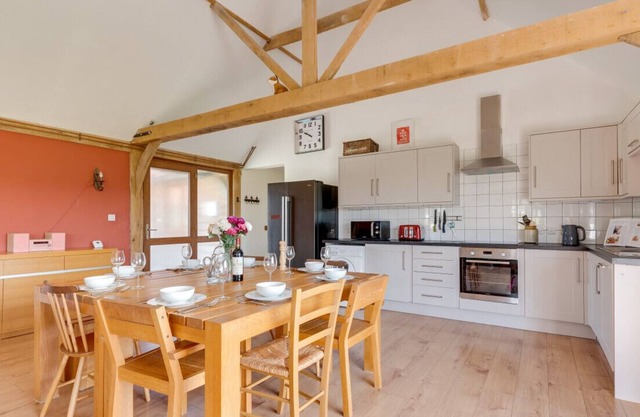 Reynards - Three Bedroom House, Sleeps 6