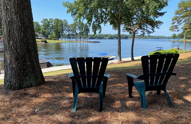 Reynolds Lake Oconee Resort Fishtales Lodge lakefront 4BR/3BA o