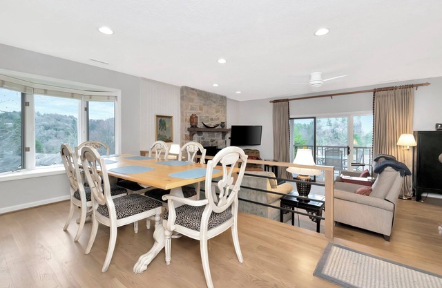 Rhododendron 4 | Restaurant, Pool, Spa