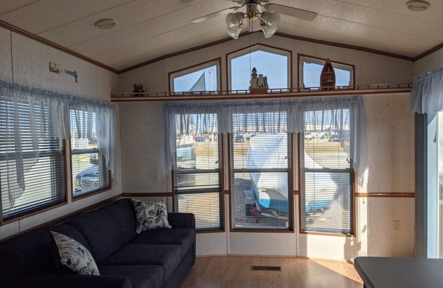 RI East Matunuck Beach Home