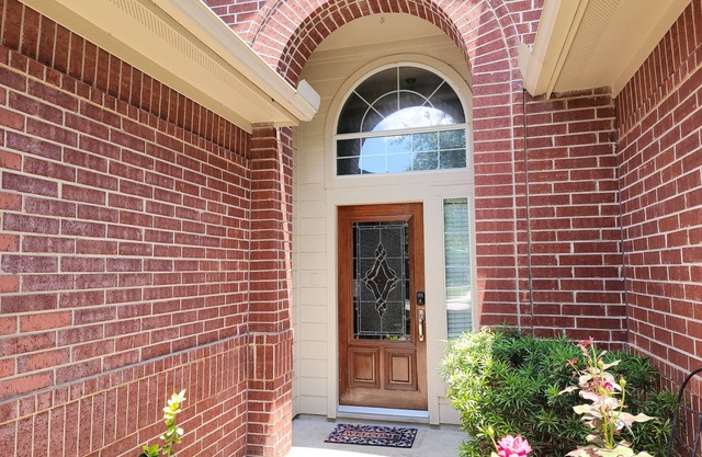 Richmond Retreat 1 story w/backyard patio and playset near 99& Westpark Tollway