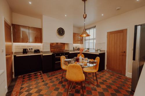 Rigg House - Ideal for Contractors 2 bed 2 bathrooms sleeps 6 free parking