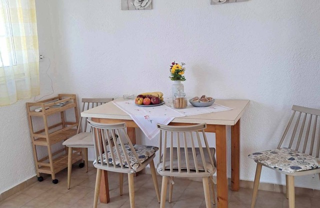 Right on the beach, panoramic sea view, mountain view, family friendly