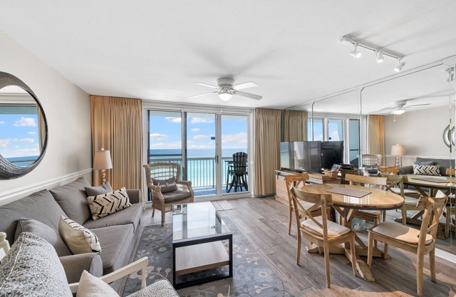 Right On the Beach! Sugar White Sandy Beach! 3 pools