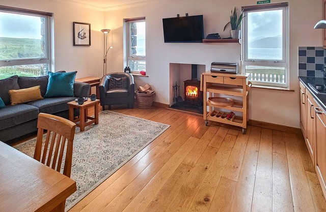Riof Ocean Cottage - Two Bedroom House, Sleeps 4