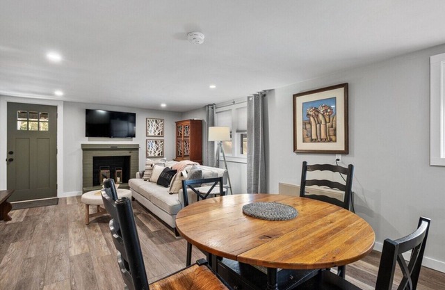 Riptide Cottage: Adorable Yr Round Cottage in Bradford