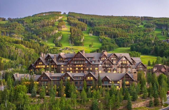! RITZ FALL COLORS NOW! LUXURY 1BR-HIKE BIKE POOL w/VIEWS, 2 DECKS/FIREPLACES