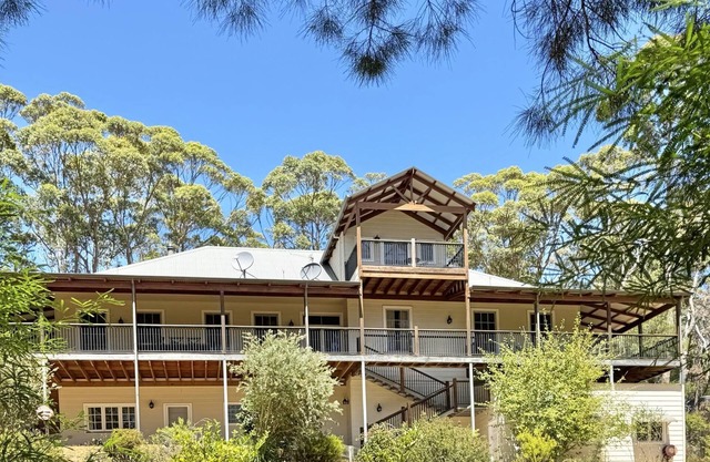 Rivendell House: Spacious retreat, pet friendly