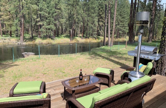 River Cabin with Stunning Views and EV Charger