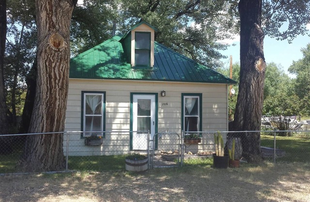River Cottage #1 near North Platte and Hot Springs