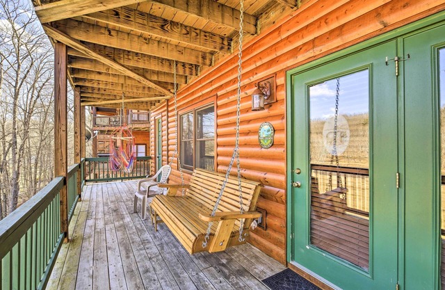 'River Dream Cabin' on New River w/Deck, Fire Pit