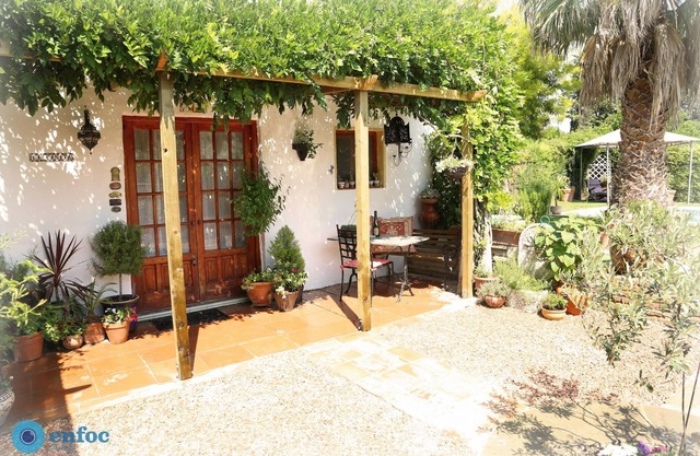 River Ebro Holidays Casa Siempre B&B with Private Swimming Pool Near Tortosa.