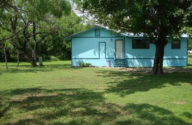 River Frontage Cottage is located on 115 Acres