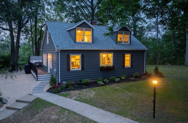 River Heights Retreat with heated pool