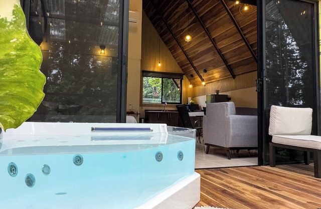 River Paradise Cabin with Private Jacuzzi