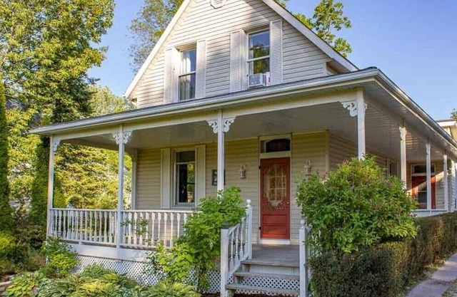 River Ridge Cottage - Three Bedroom Cottage, Sleeps 7