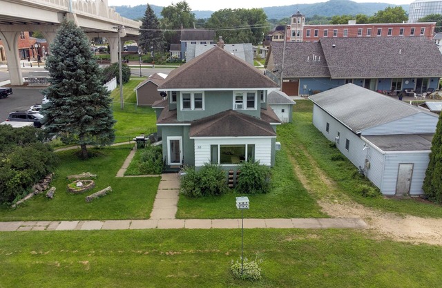 River View 3-bedroom home in downtown Wabasha, MN