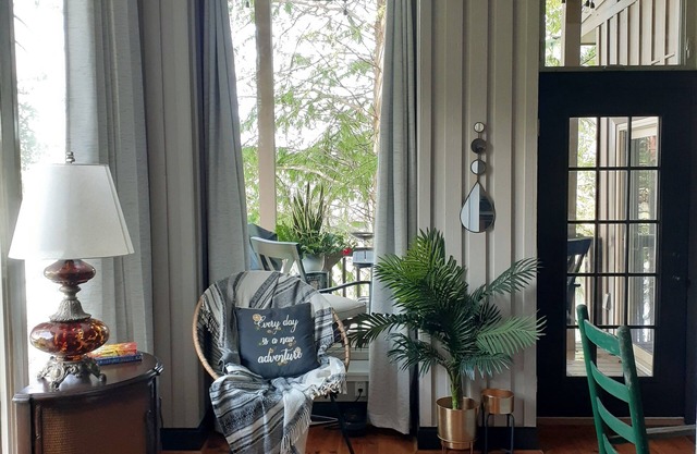 River View Retreat- So Cute, So Cozy- Short Walk to SRP Park & Downtown Augusta