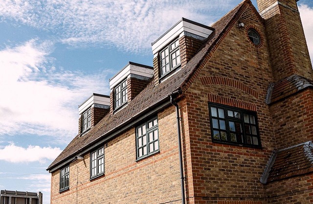 River View - Stunning Garden Flat w/Free Parking | Pass The Keys