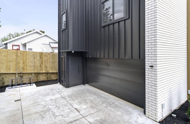 River Vista - Hamilton Holiday Townhouse