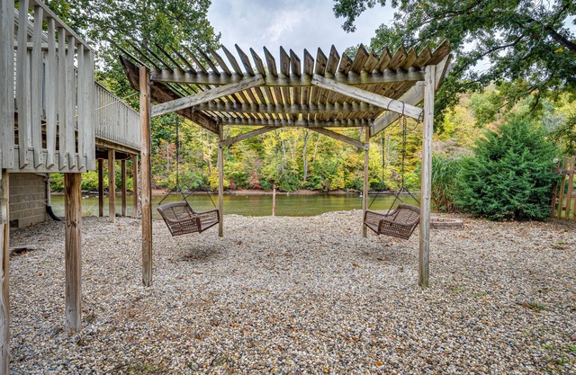 Riverfront Brookston Retreat w/Deck & River Tubes