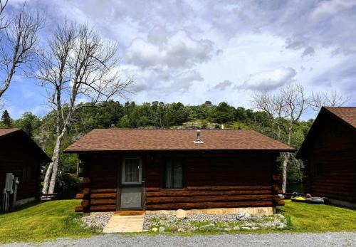Riverfront Cabin 4