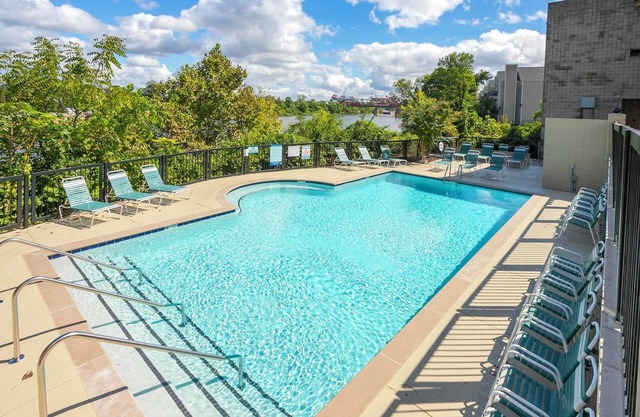 Riverfront Condo | Walk Downtown | Pool + Parking